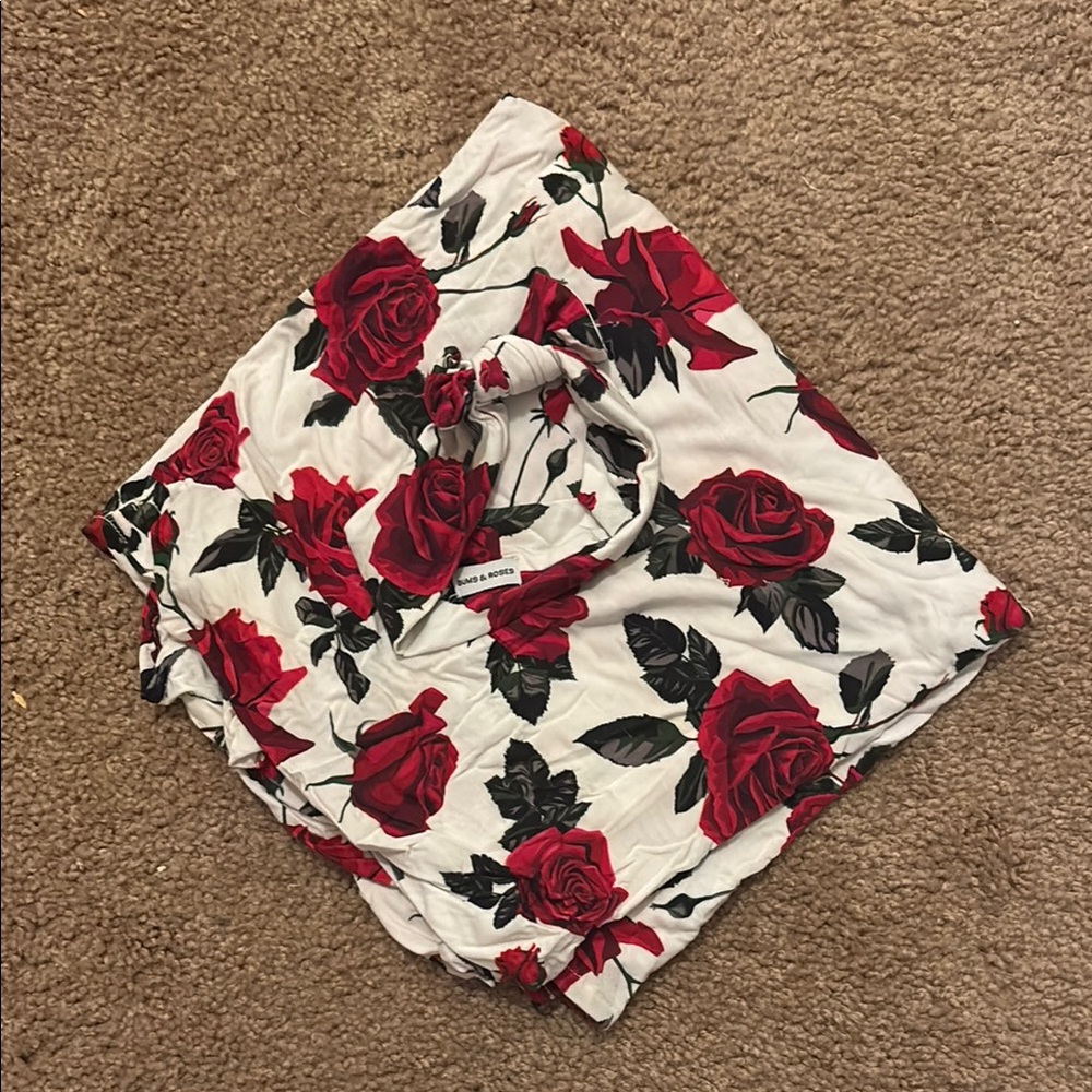 Bums&Roses Floral Red and White swaddle and bow